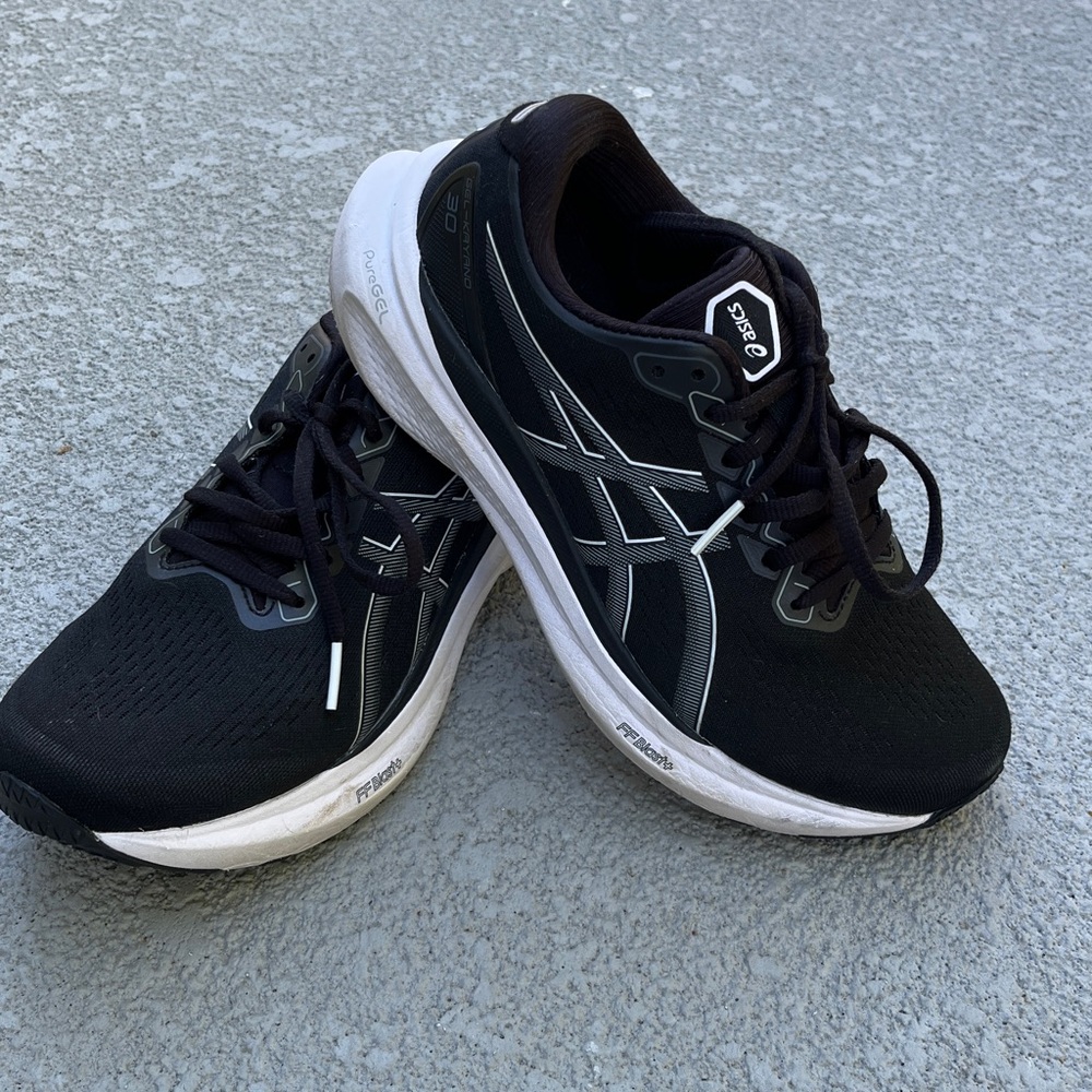 ASICS Gel Black and White Athletic trainers - Picture 3 of 12